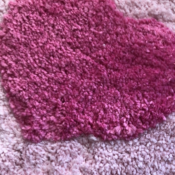 Avanti Pink Valentine Heart Bath Rug Mat - Picture 4 of 8